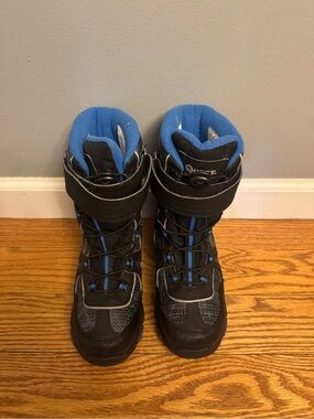 Youth/kids Quest snow boots